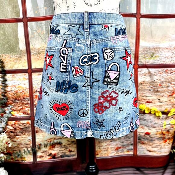 Michael Kors NYC Pop Art Denim Skirt Light blue wash size 8 - Picture 9 of 16